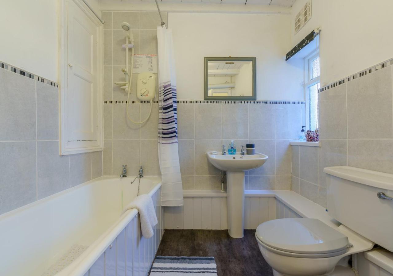 Alice Cottage Robin Hood's Bay Eksteriør billede