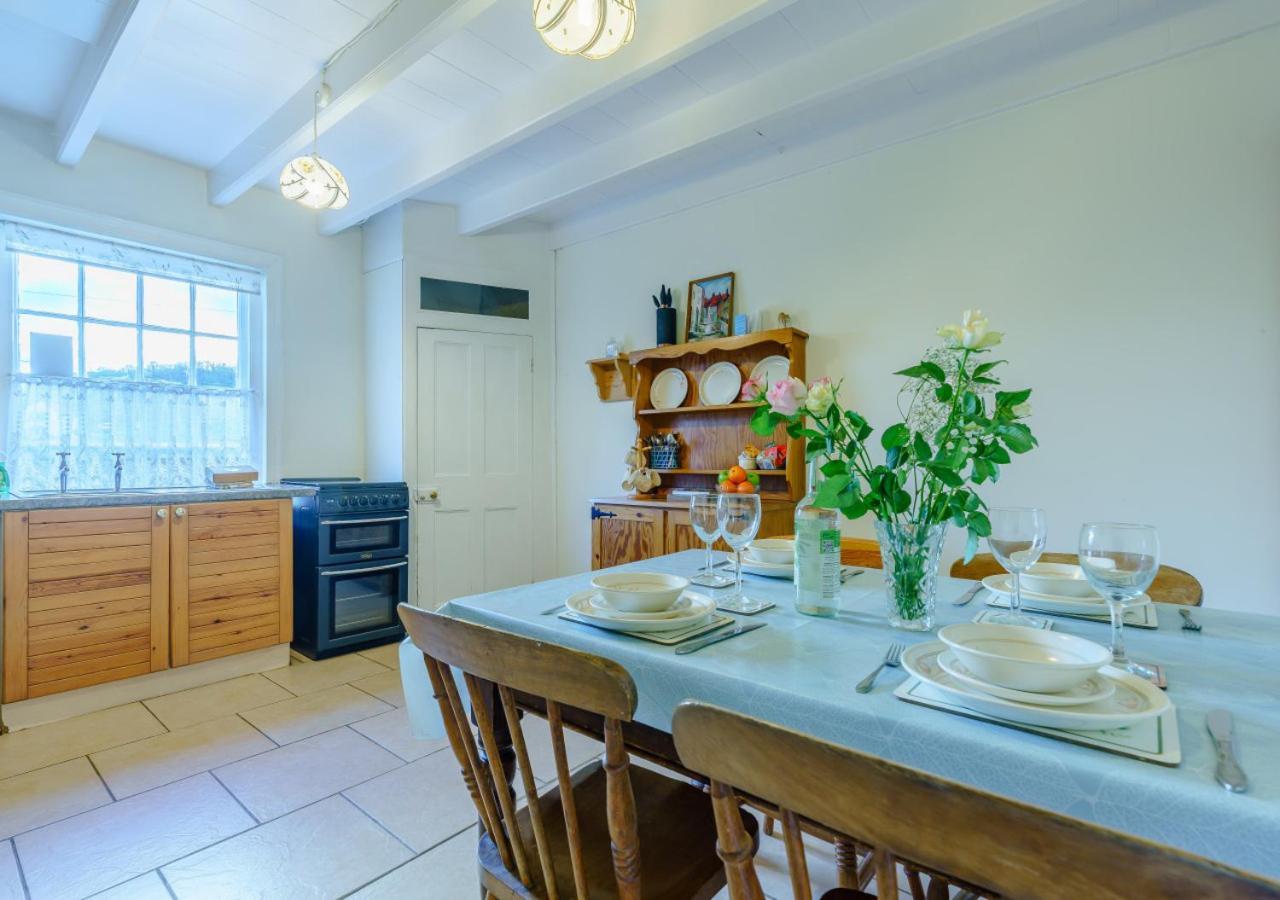 Alice Cottage Robin Hood's Bay Eksteriør billede