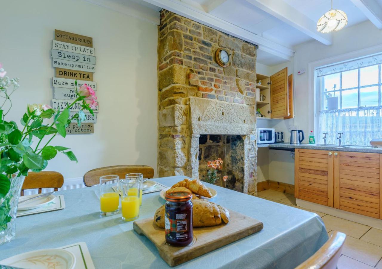 Alice Cottage Robin Hood's Bay Eksteriør billede